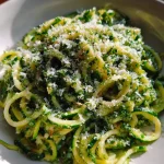 Courgette Pasta met Pesto en Parmezaan