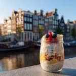Gezonde Keuze: Overnight Oats met Chiazaadjes en een Vleugje Vanille.