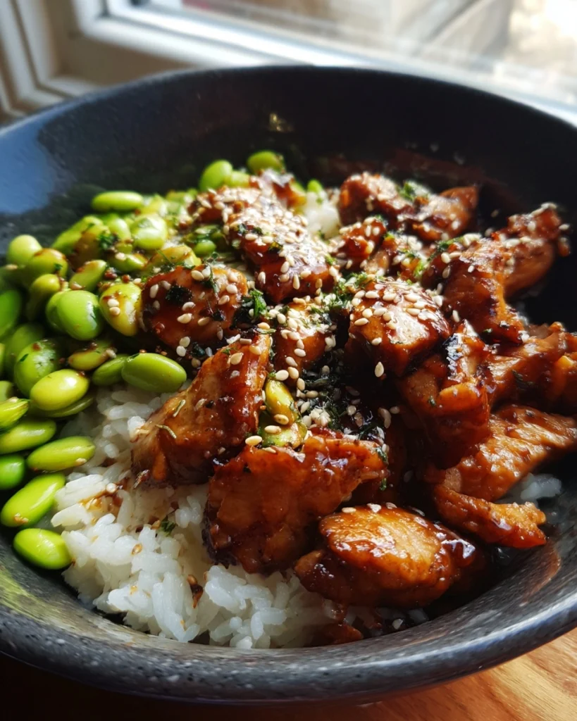Kip Teriyaki Bowl met Edamame en Sesamrijst