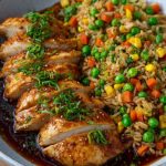 Kipfilet in ketjapsaus met gebakken rijst