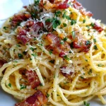One-Pot Pasta Carbonara met Krokant Spek en Parmezaan