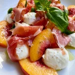 Perzik-Mozzarellasalade met Prosciutto en Basilicum
